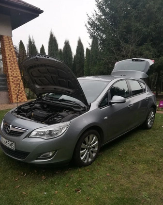 Opel Astra cena 26500 przebieg: 123000, rok produkcji 2011 z Łódź małe 46